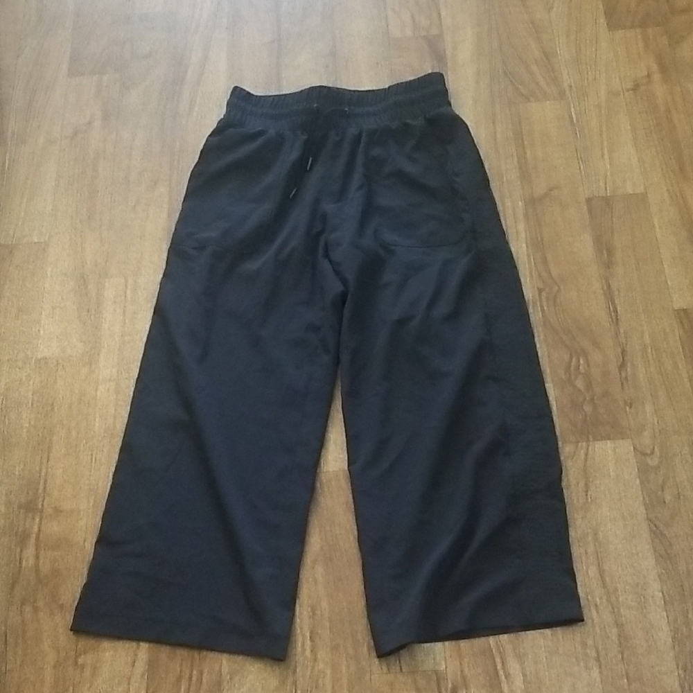 Mondetta Black Casual Wide-Leg Cropped Pants
